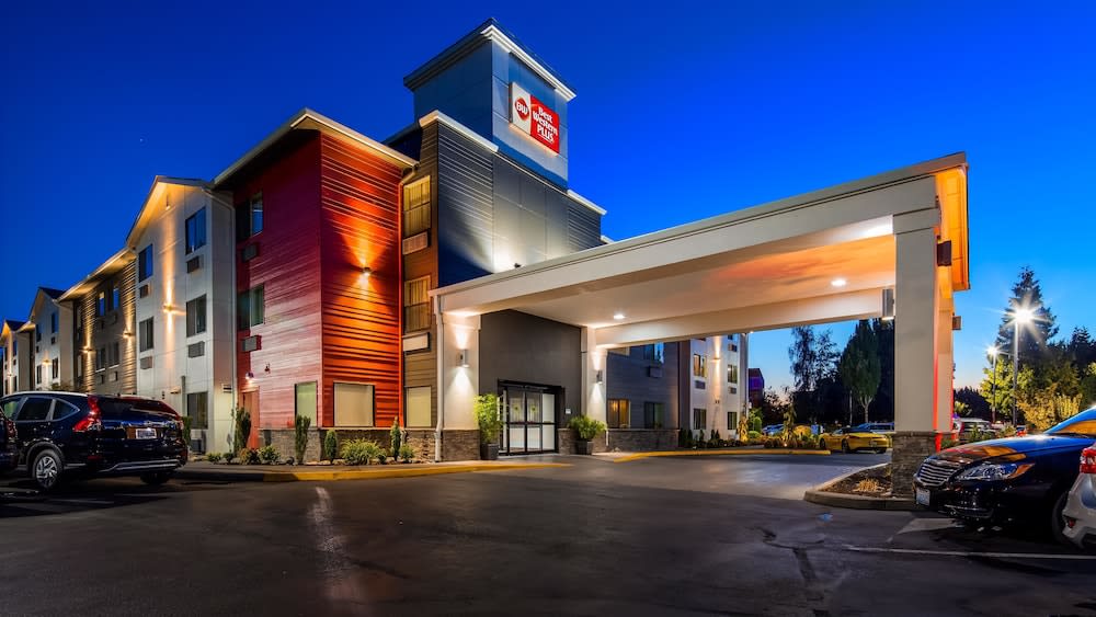 Best Western Plus Portland Airport Hotel & Suites 1