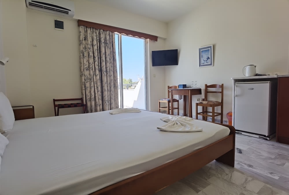 Vlycha Beach Apartments 5