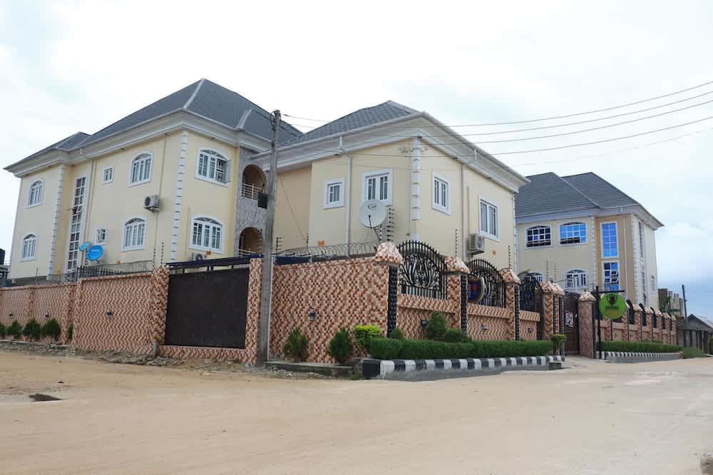 Resdon Hotel and Suites 1