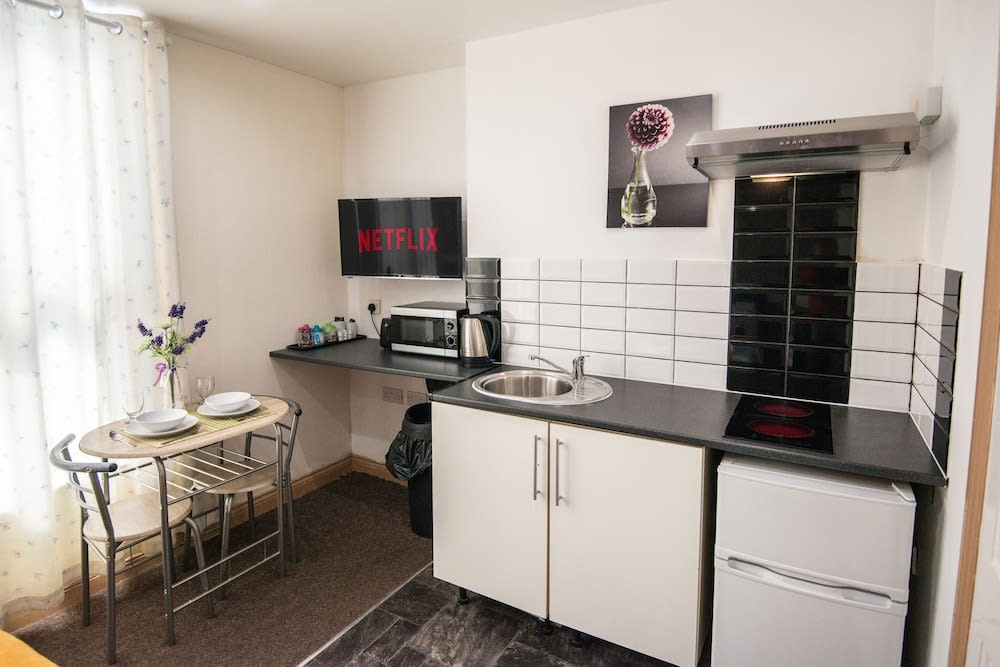Snooze Apartments Flat 51 2