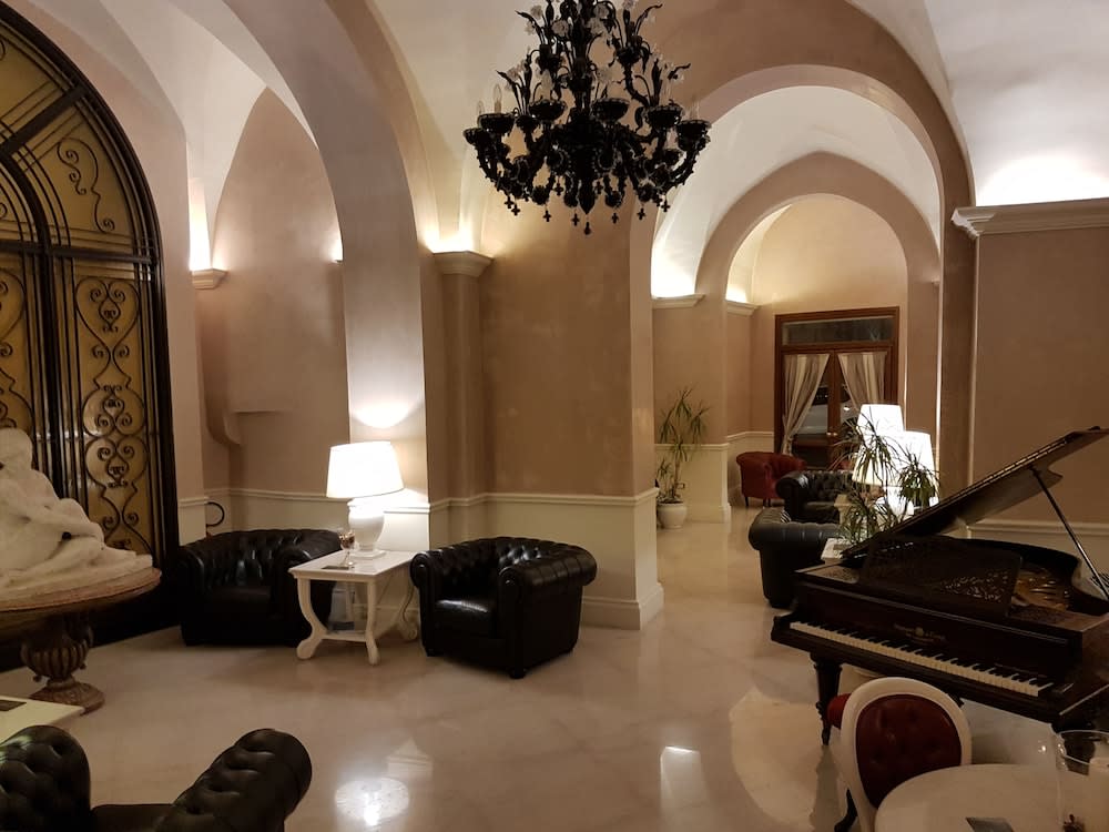 Suite Hotel Santa Chiara 2
