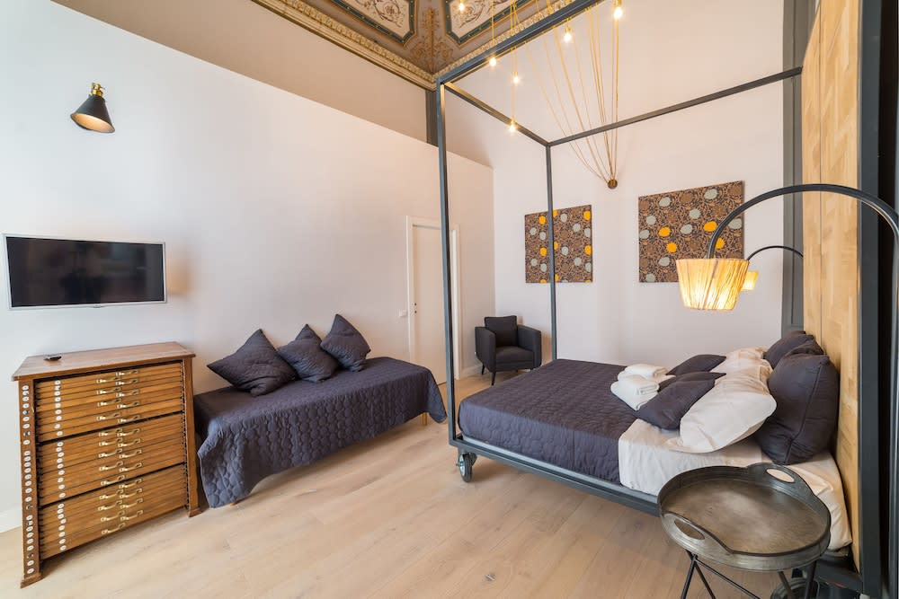 The Dante House by House In Naples 3