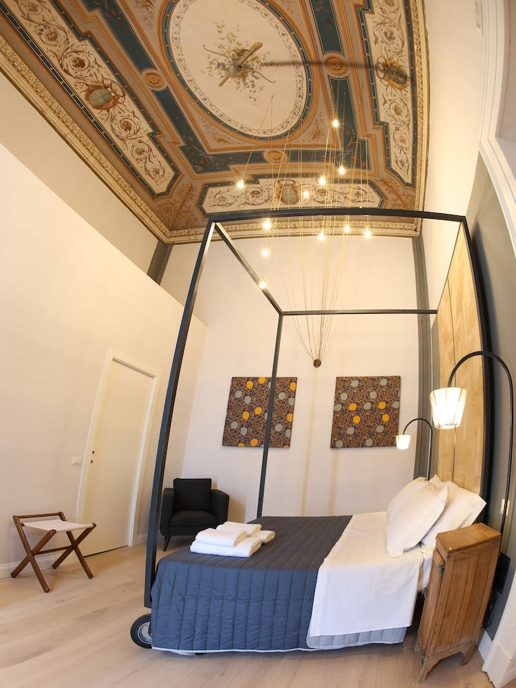 The Dante House by House In Naples 2