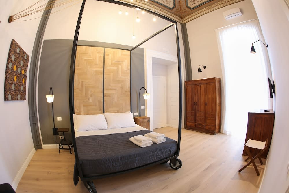 The Dante House by House In Naples 5