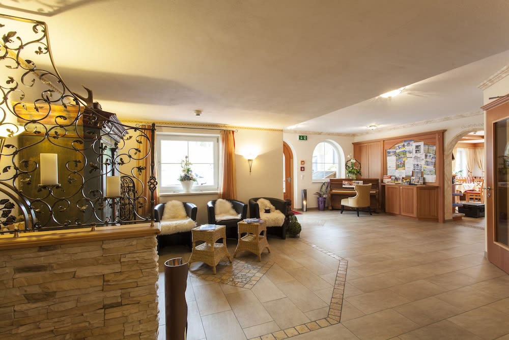 ALPENAPART Ladis - Relaxed Alpine Luxury for Families 2