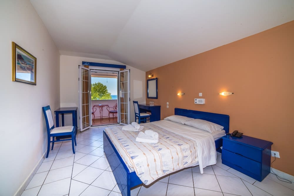 Porto Koukla Beach 3