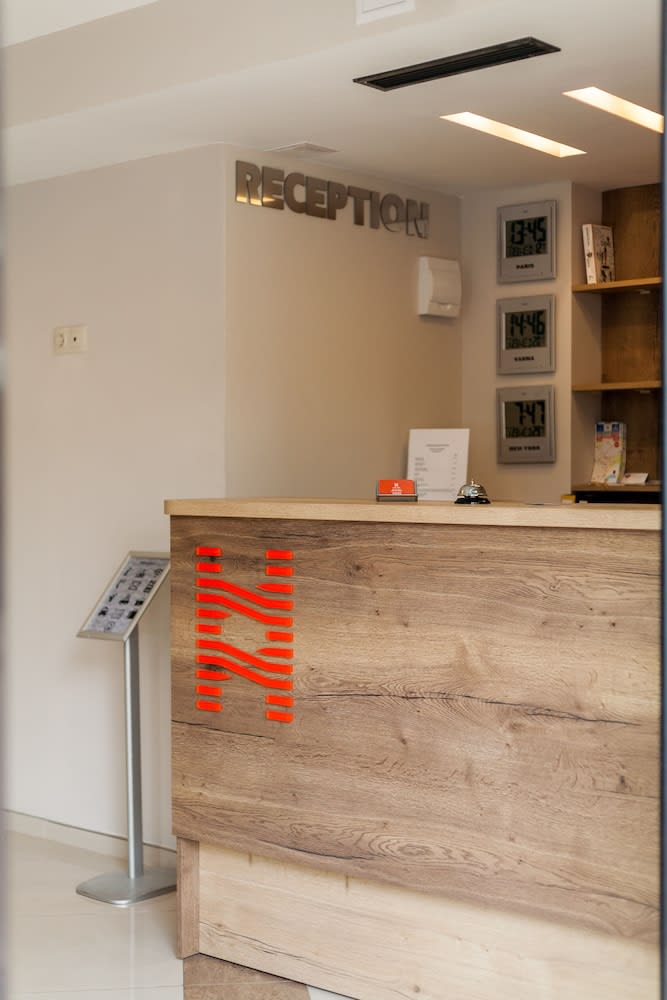 Hugo Hotel 2