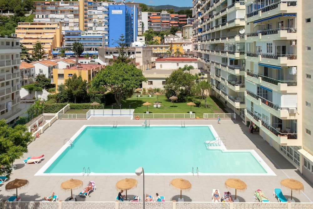En Carihuela con vistas y plaza de garaje, Nucleo Cristal 1
