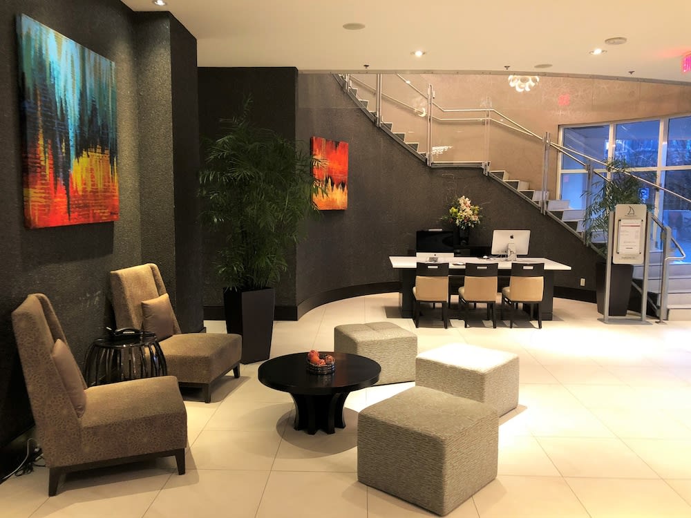 Pinnacle Hotel at the Pier 2