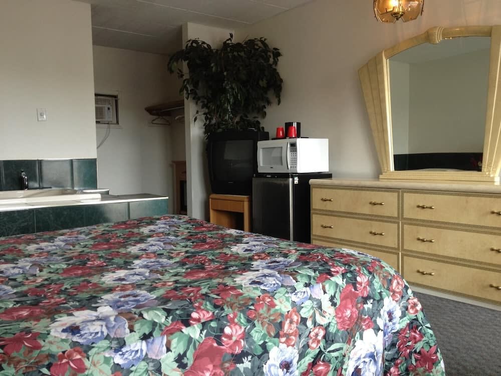 Rainbow Motor Inn - By the Falls 2