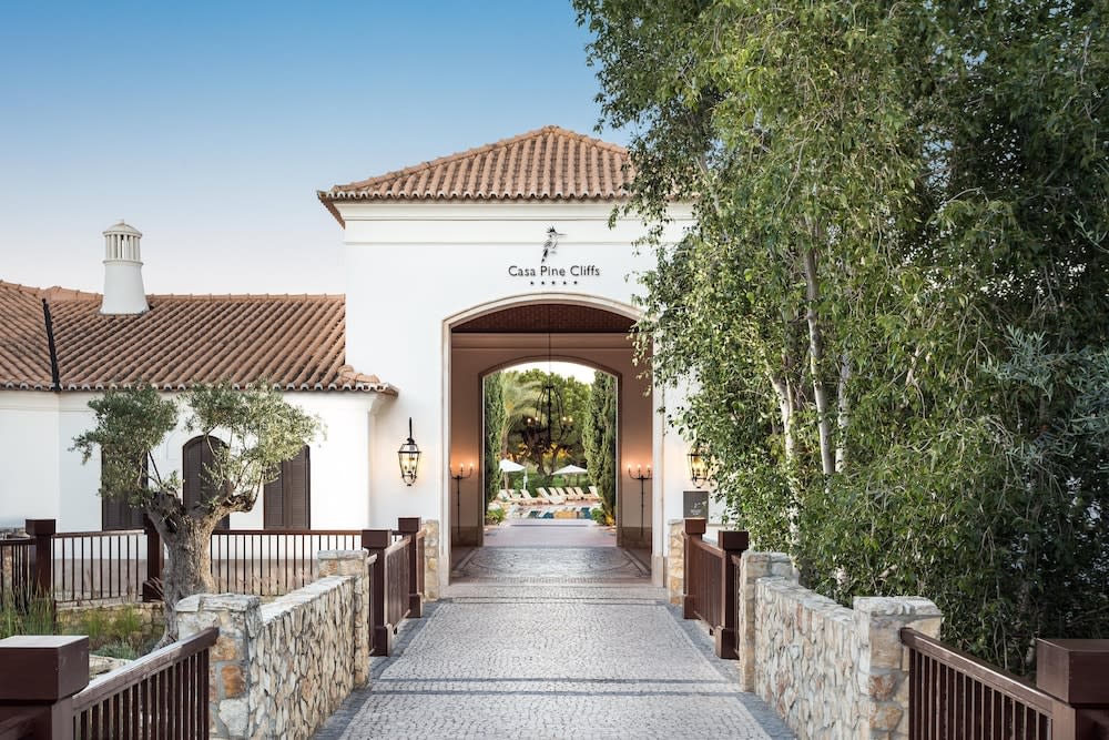 Pine Cliffs Residence, a Luxury Collection Resort, Algarve 1