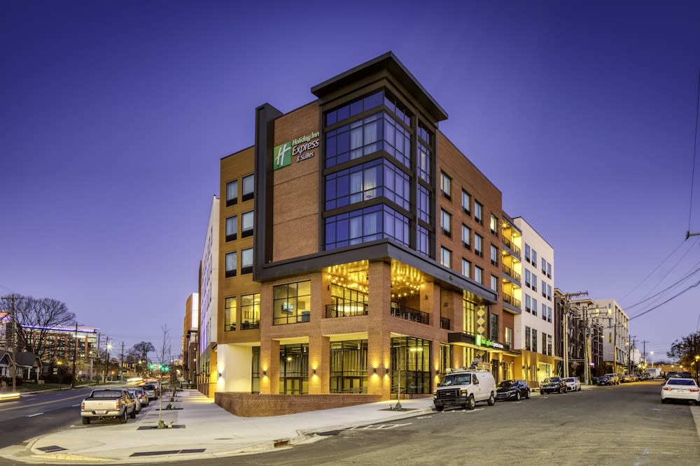 Holiday Inn Express & Suites Charlotte - South End by IHG 1