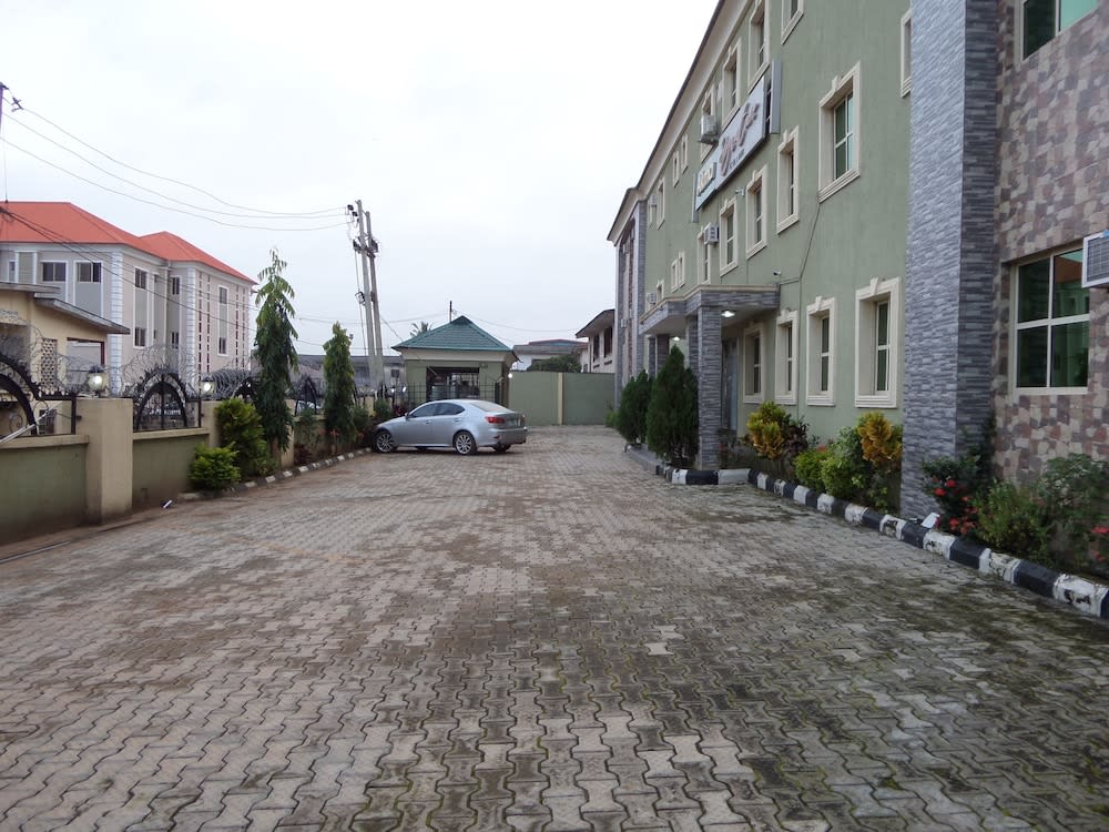 Akma Signature Hotel & Suites 1