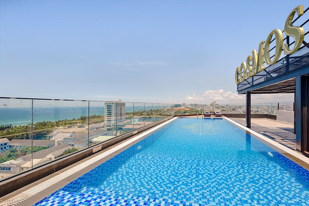 Cosmos Hotel Danang 1
