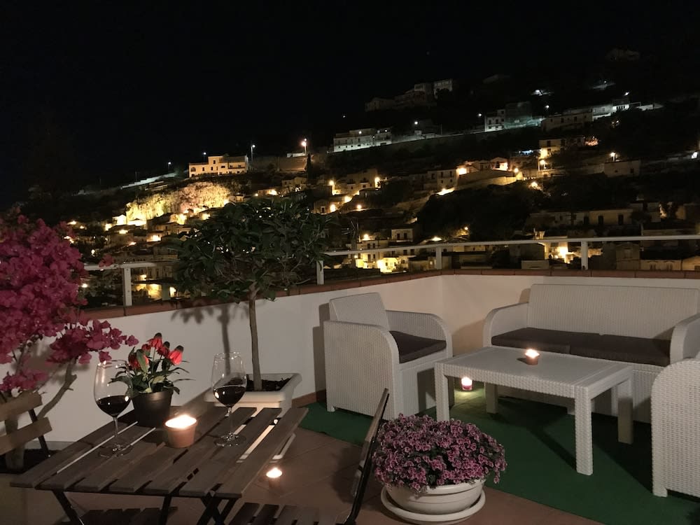 Holiday Rooms Portale Pirrera 1