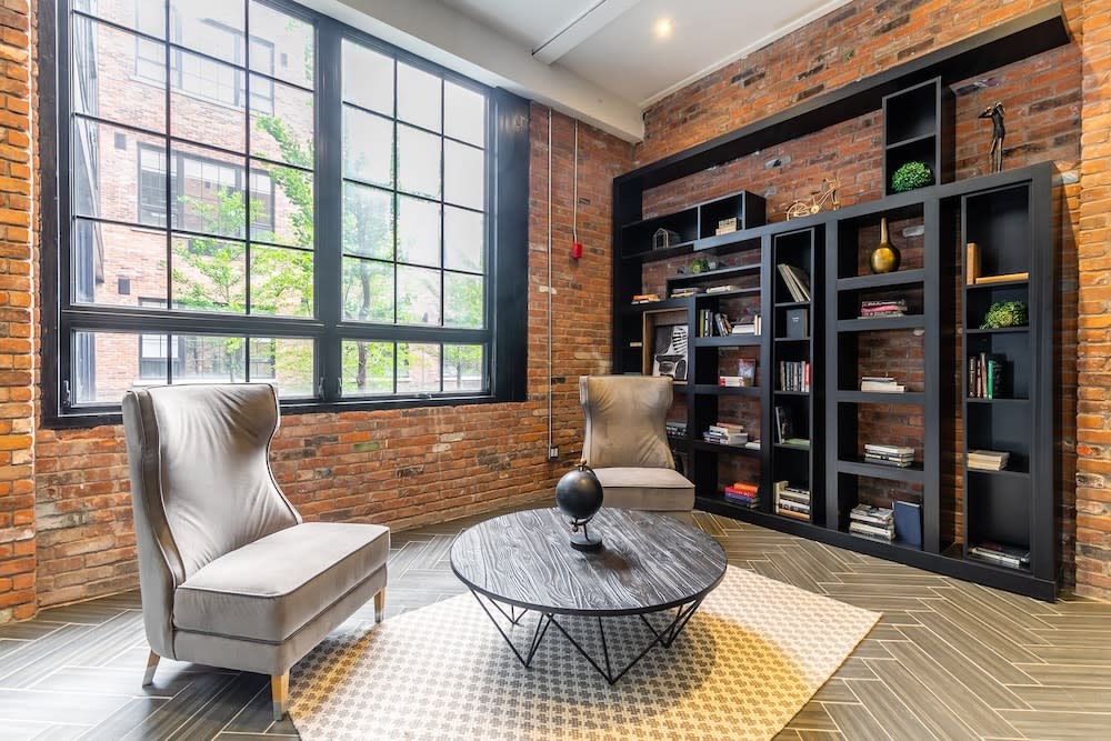 GLOBALSTAY. Dundurn LOFTS. Free parking 1
