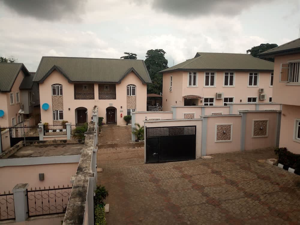 Bayse One Place Jericho 1