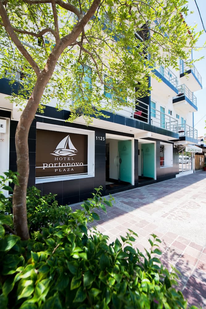 Hotel Portonovo Plaza Malecon 1