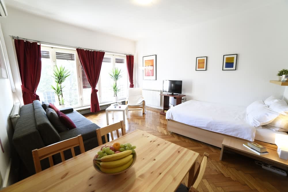 Barbara - Peaceful Apartment with Parking 1
