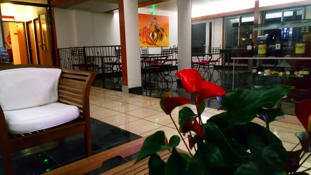 Brit Hotel Confort Hélios Agde 2