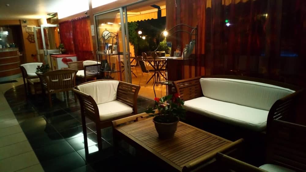 Brit Hotel Confort Hélios Agde 3