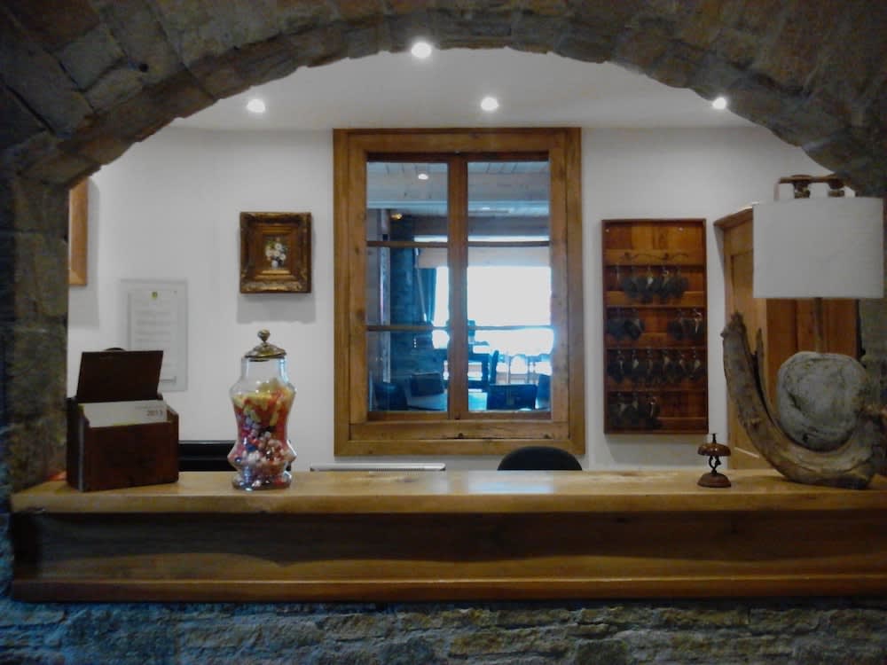 Logis Hôtel Le Monal 1