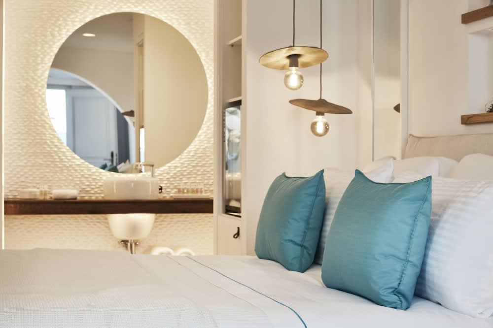 Nikki Beach Resort & Spa Santorini 5