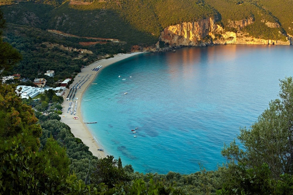Lichnos Beach Hotel & Suites 1