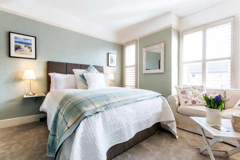 April House Weybridge - Boutique Guesthouse 1