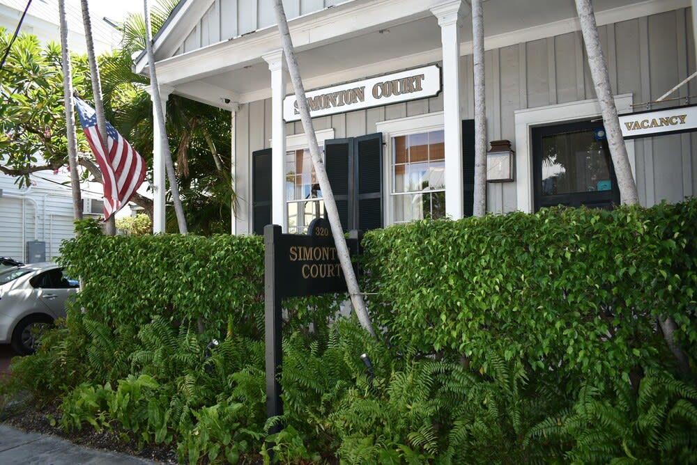 Simonton Court Historic Inn & Cottages 2