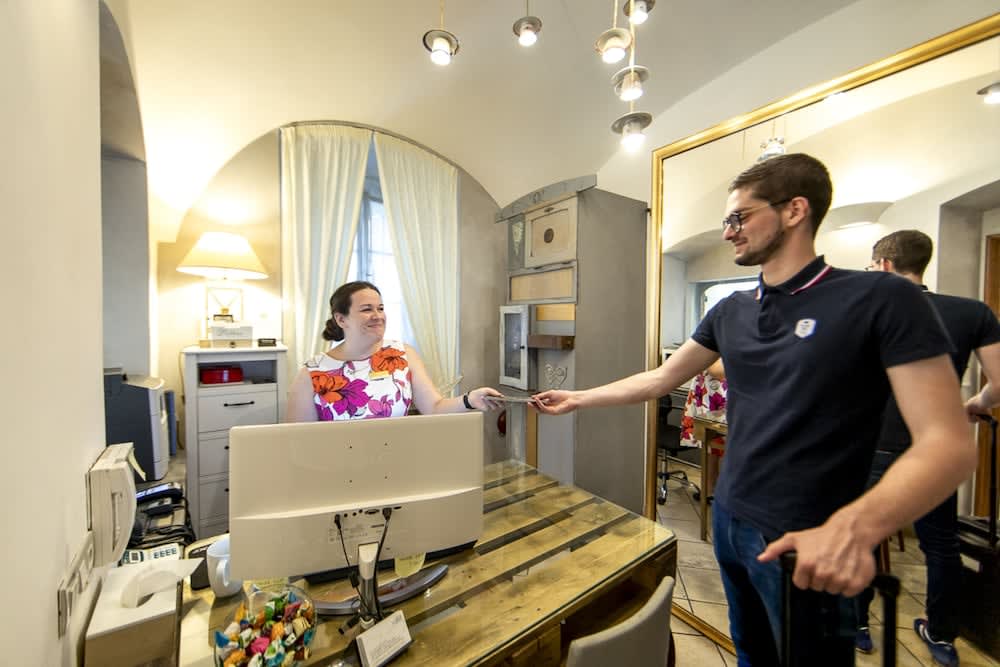 Miss Sophie's Charles Bridge 2