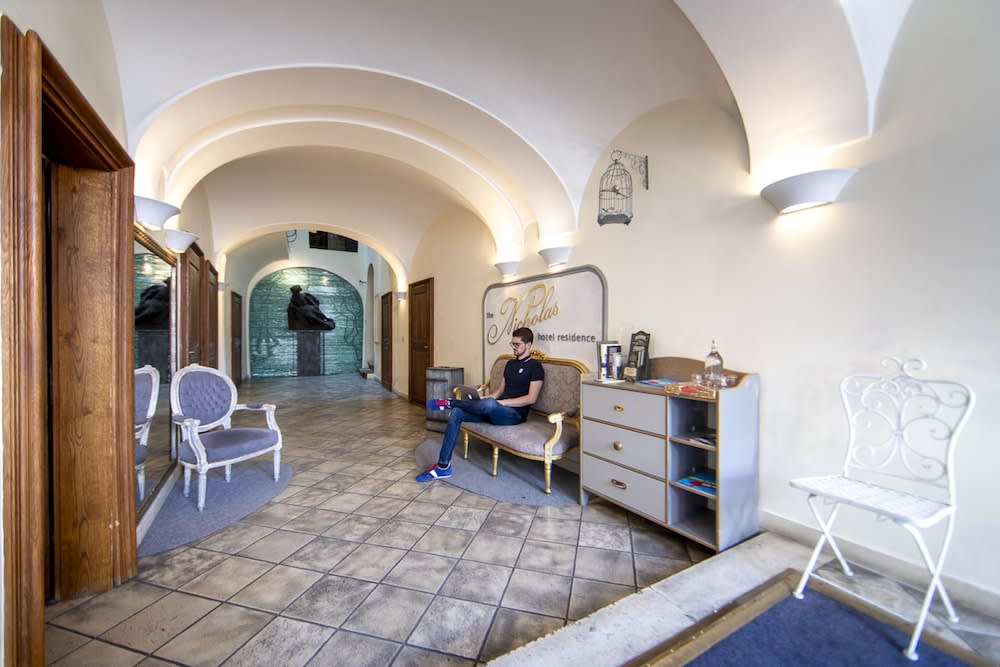 Miss Sophie's Charles Bridge 4