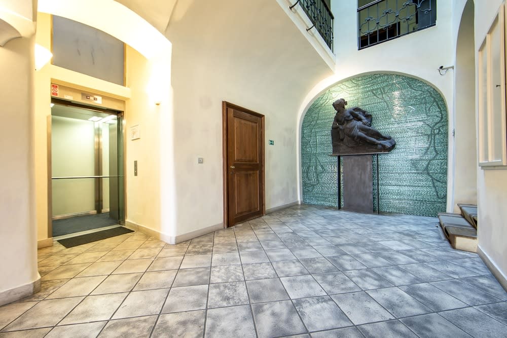 Miss Sophie's Charles Bridge 5