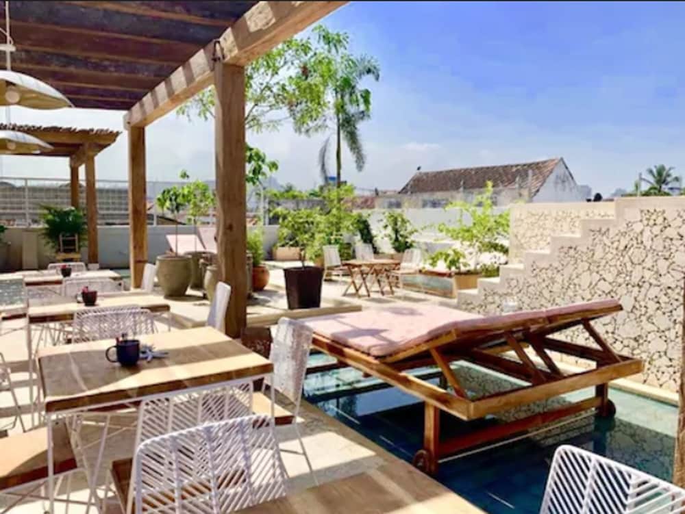 Soy Local Insignia 1