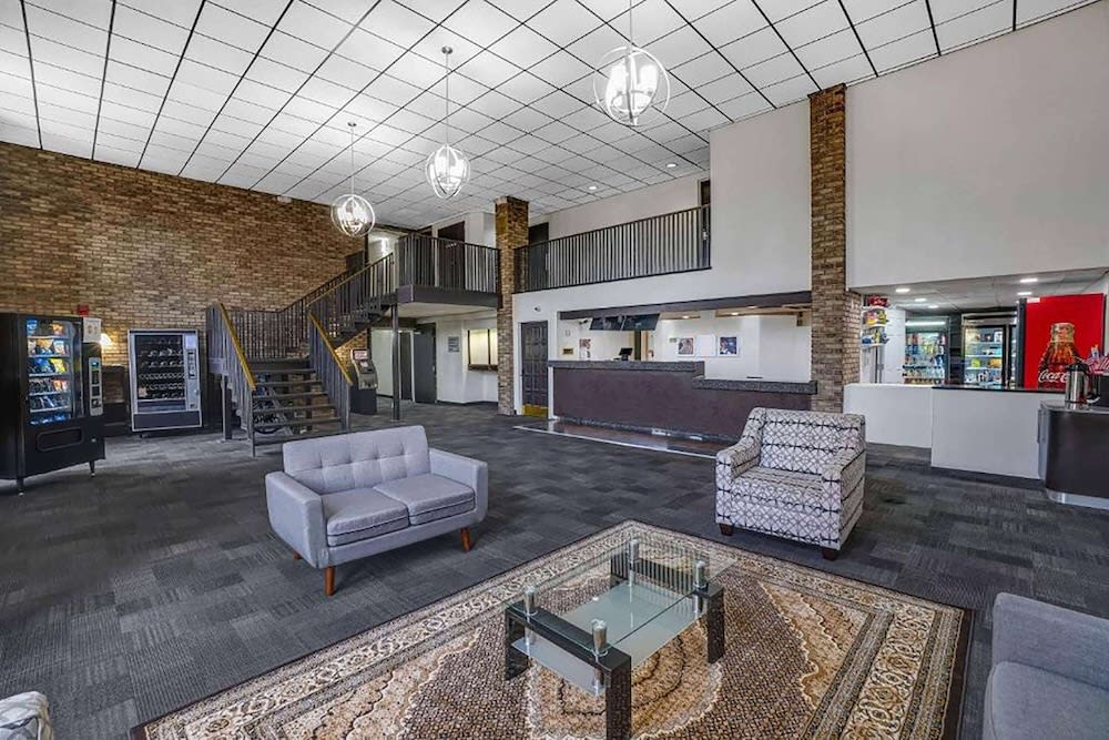 Travelodge by Wyndham Vernon CT 3