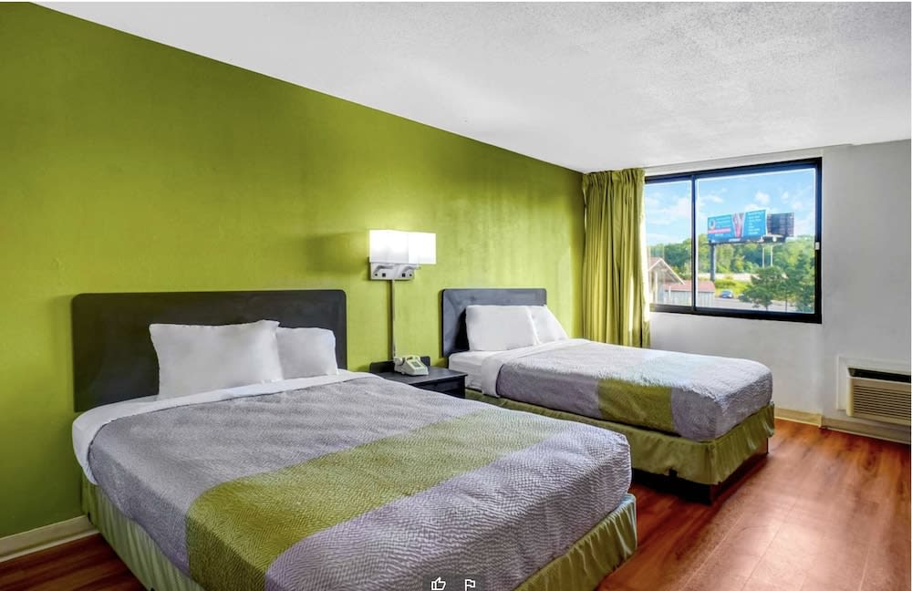 Travelodge by Wyndham Vernon CT 4