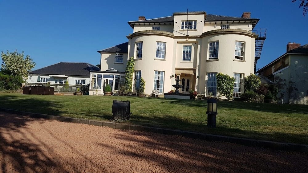 Edderton Hall Country House 1