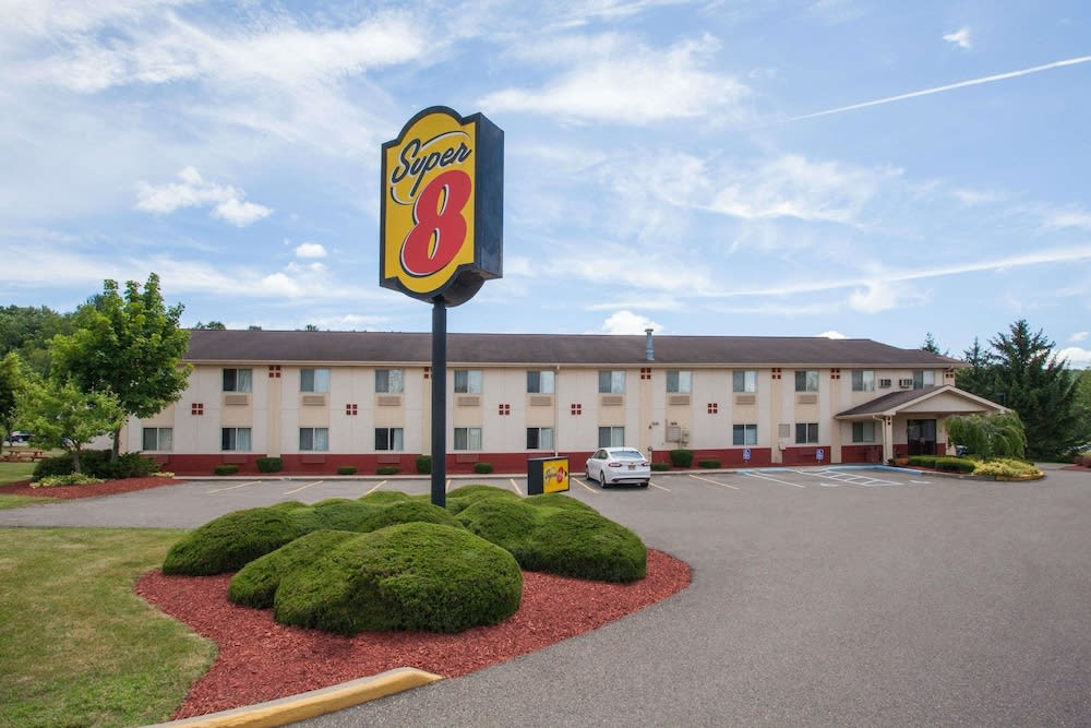 Super 8 by Wyndham Sidney NY 1