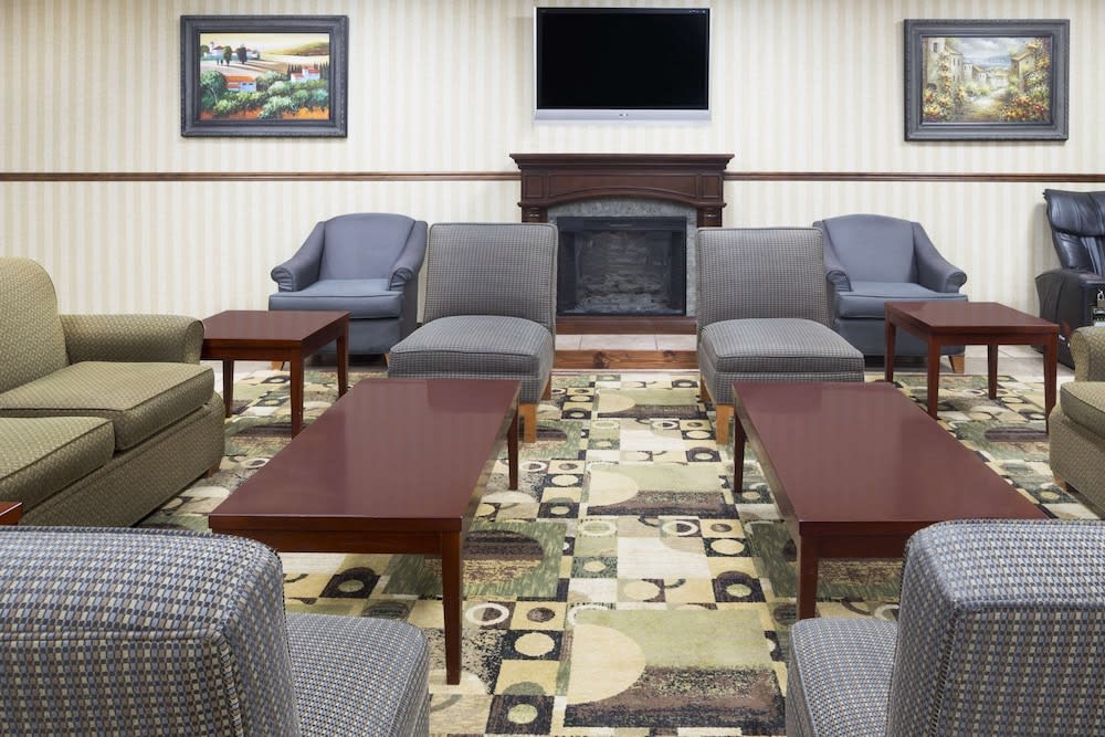 Days Inn by Wyndham Columbus-North Fort Moore 2