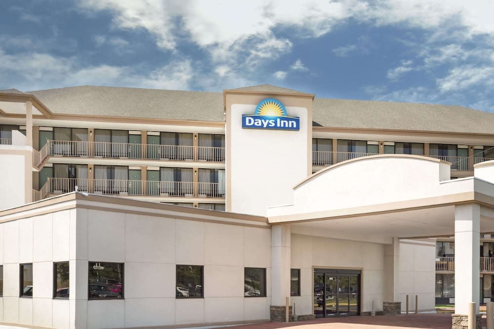 Days Inn by Wyndham Columbus-North Fort Moore 1