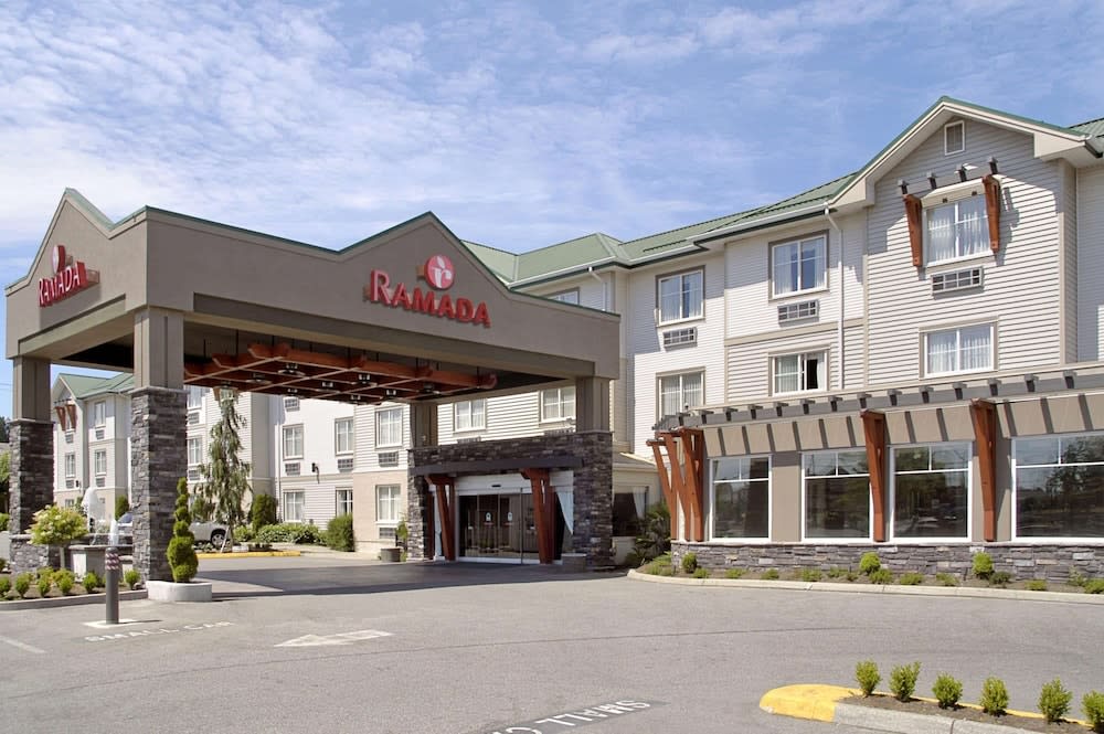 Ramada by Wyndham Surrey/Langley 1