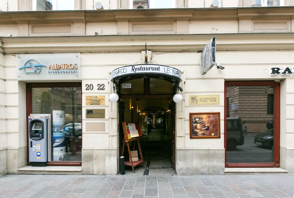 GoldStar Luxury Old Town Krakow Apartment 1
