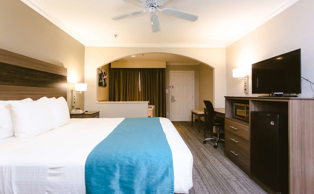 Best Western Pearland Inn 4