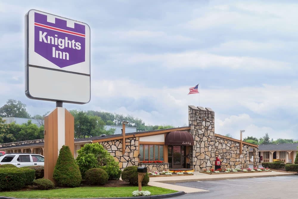 Knights Inn Greensburg 1