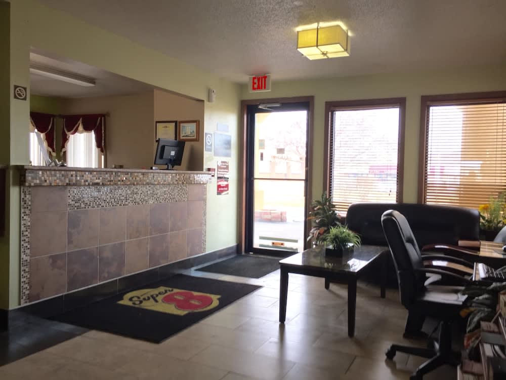 Super 8 by Wyndham Muncie/Ball St. College Area 1