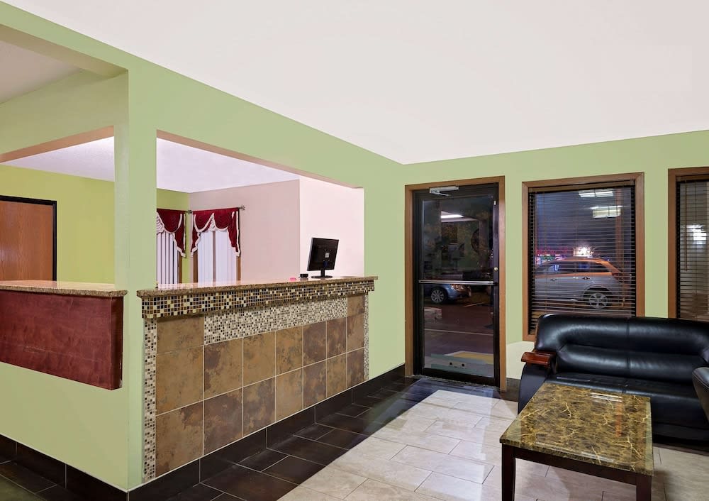 Super 8 by Wyndham Muncie/Ball St. College Area 2