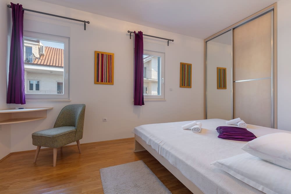 Family Villa Mermaid Your Croatian Haven with Pool and Scenic Views 4