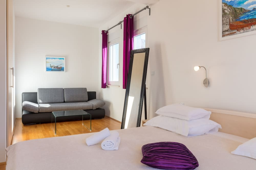 Family Villa Mermaid Your Croatian Haven with Pool and Scenic Views 2