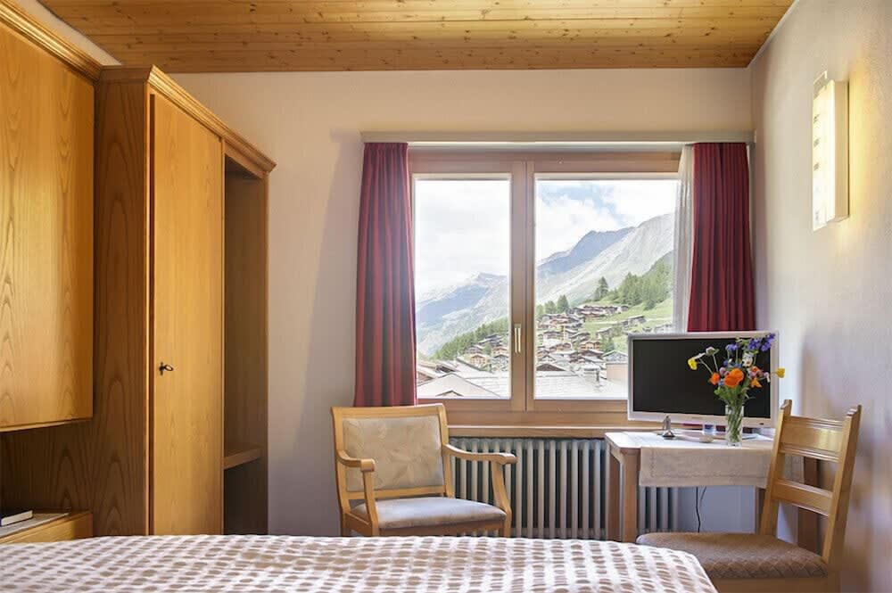 Hotel Parnass, Zermatt Best deals