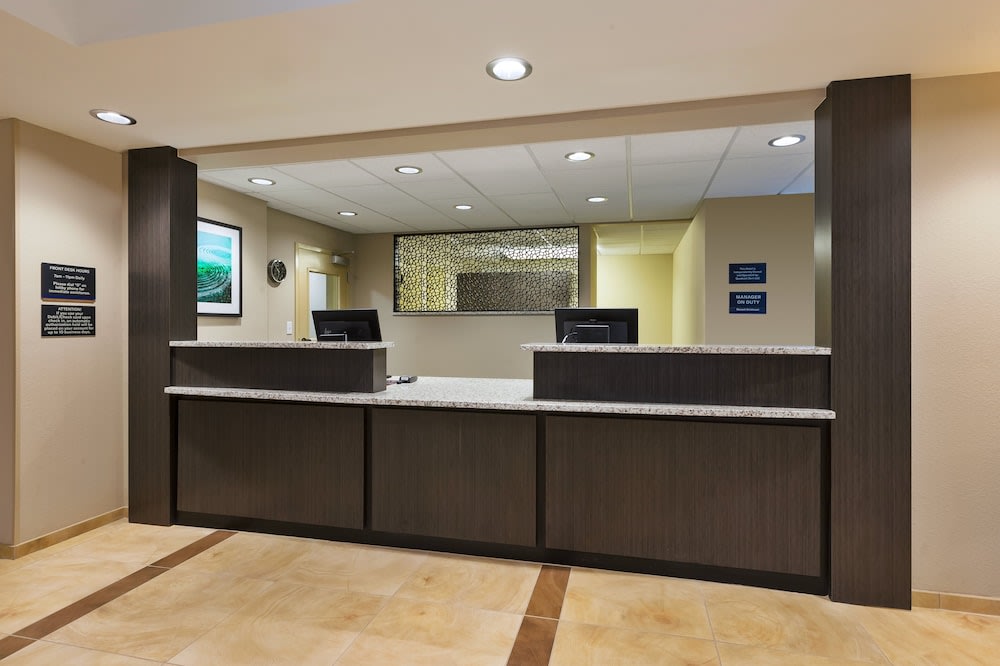 Candlewood Suites Louisville - NE Downtown Area, an IHG Hotel 3